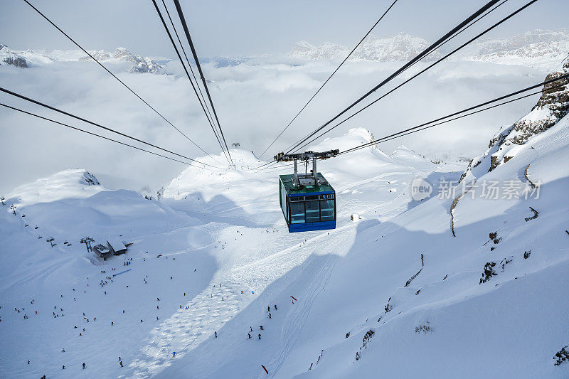 缆车到阿拉巴山，Val di Fassa，白云石，意大利